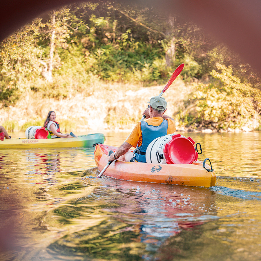 Canoë au départ de Creissels près de Millau pour une descente du Tarn